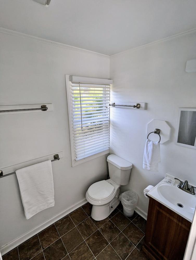 Tower Circle Motel photo 10