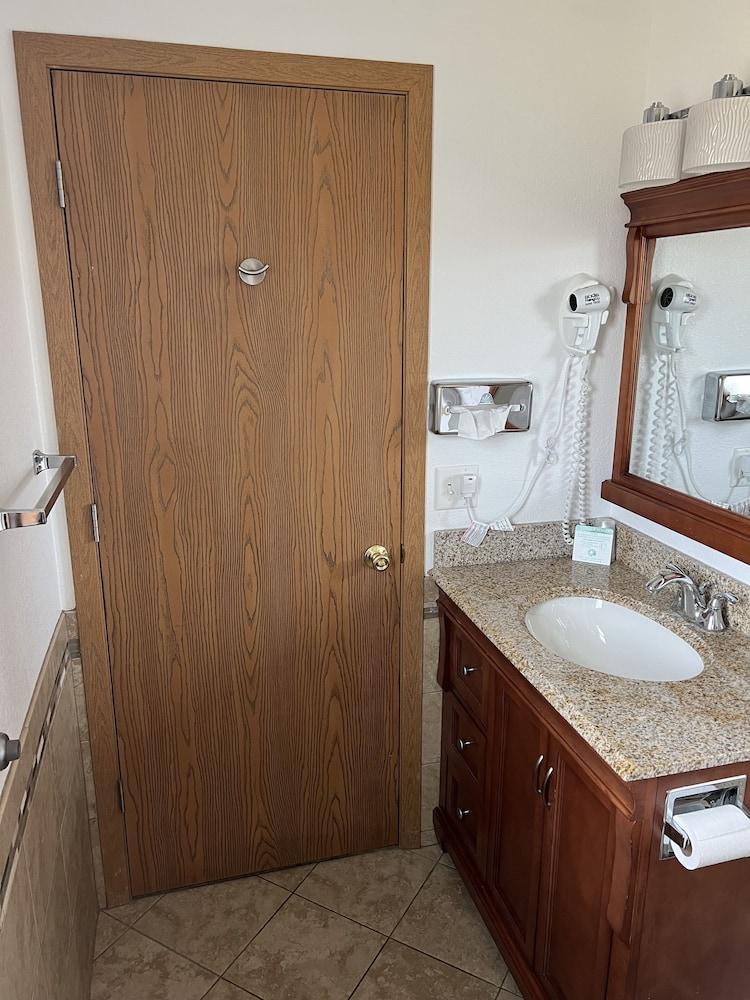 All Star Inn & Suites photo 85