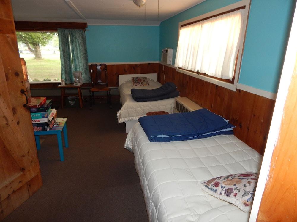 The Cabins at Autumn Mountain Winery photo 15