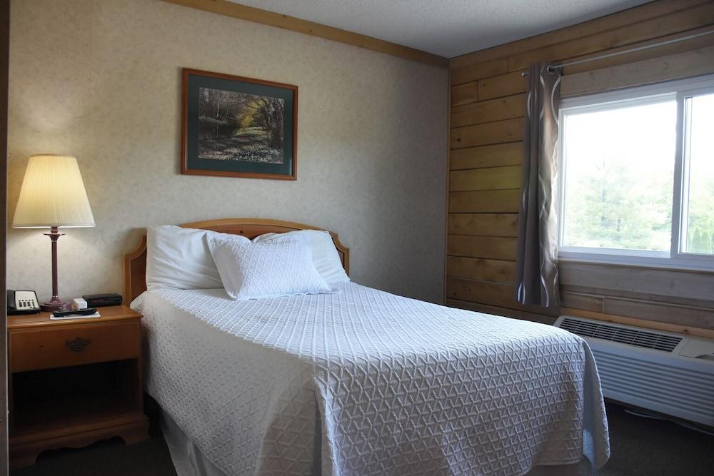 Paddle Wheel Inn photo 22