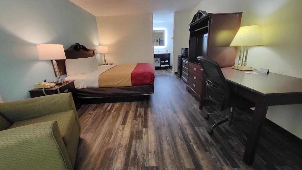 Greeneville Inn and Suites photo 6