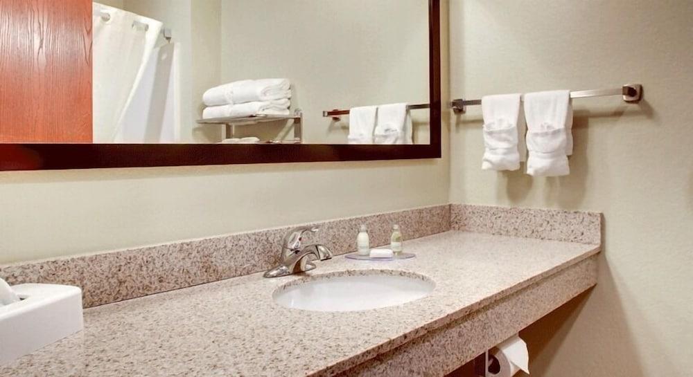 Cobblestone Inn & Suites - Altamont photo 48