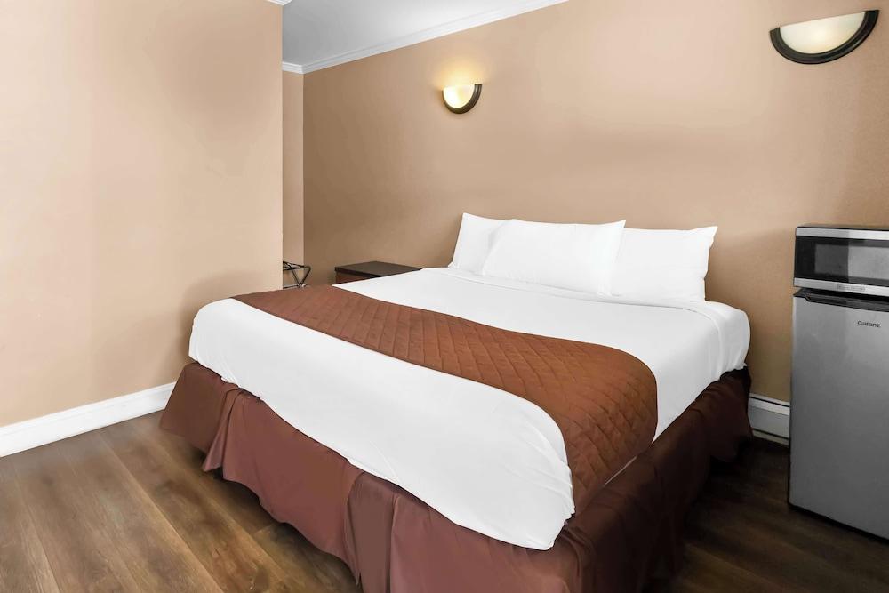 Americas Best Value Inn Avenel Woodbridge photo 6