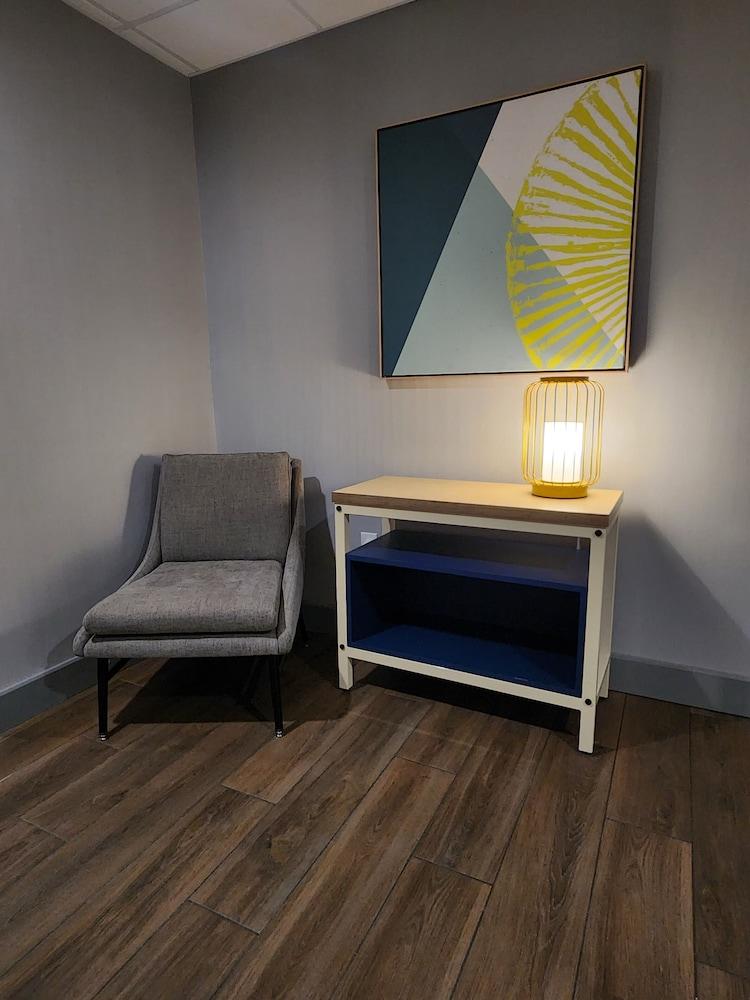 Spark by Hilton Rahway photo 10