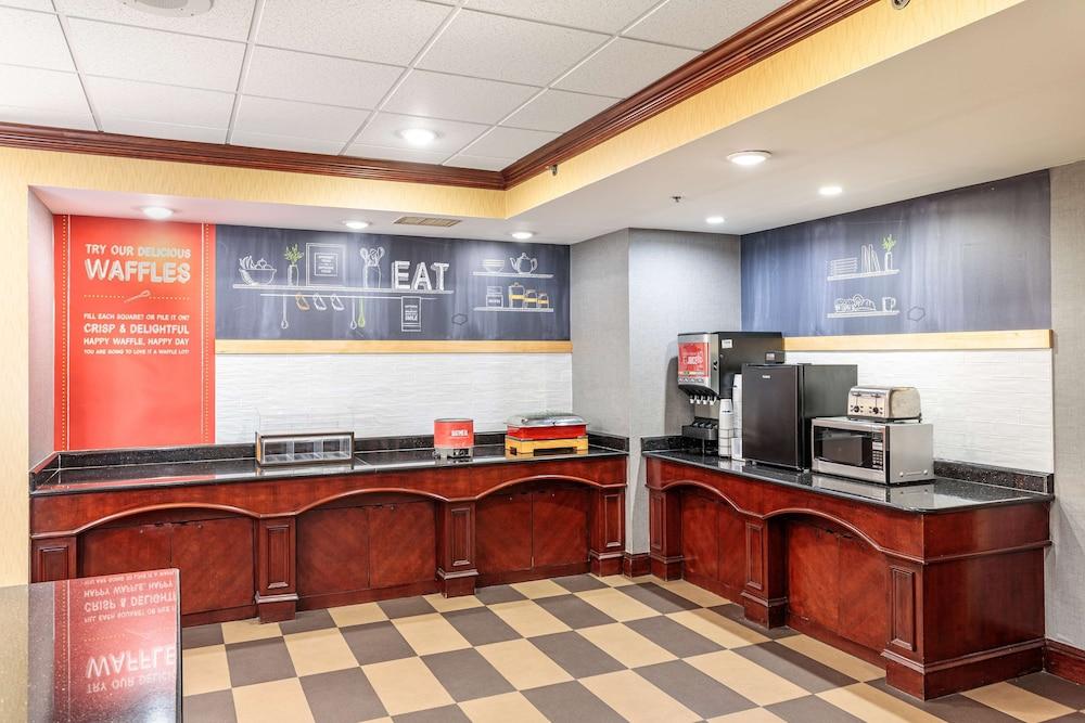 Hampton Inn by Hilton Petersburg Fort Lee photo 43