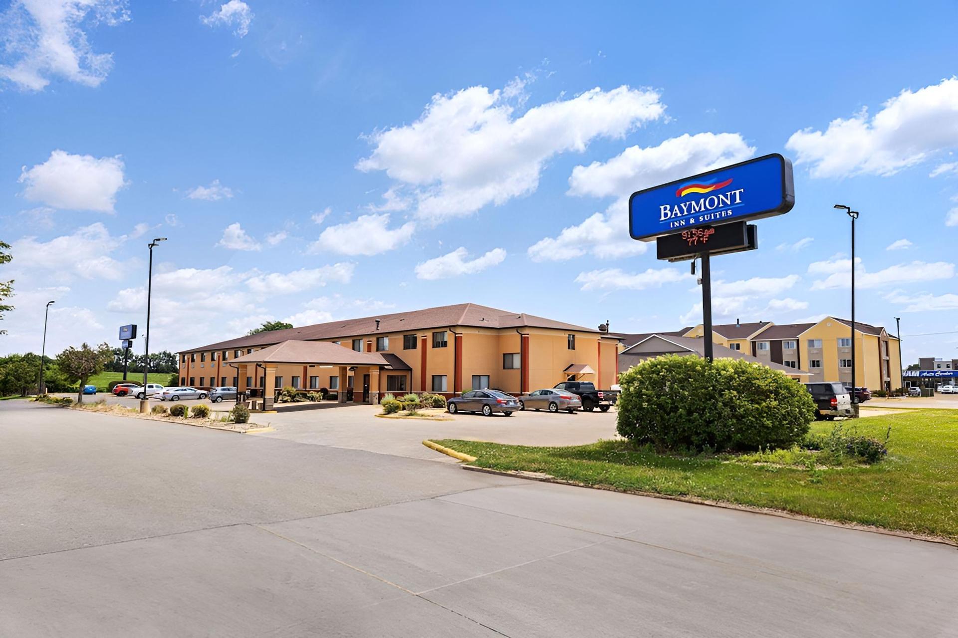 Baymont by Wyndham Waterloo photo 30