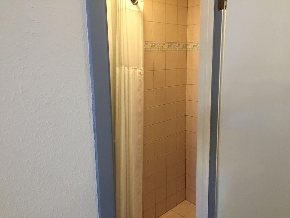 Seacrest Inn photo 98