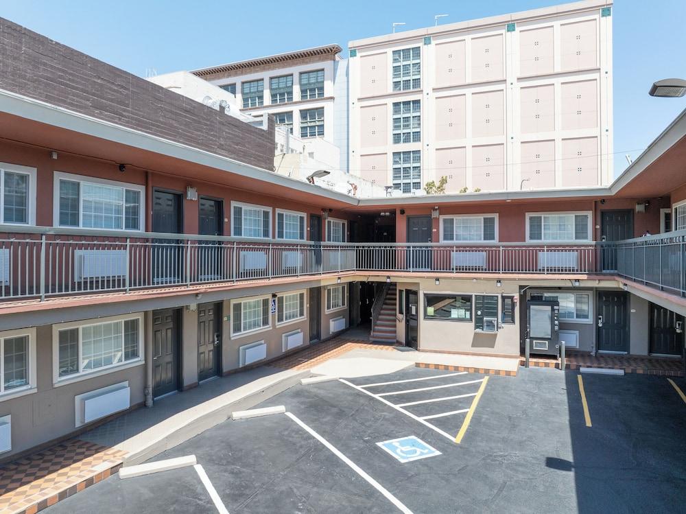 Alexis Park Hotel photo 41