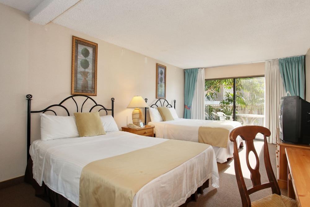Oceanside Marina Suites photo 38