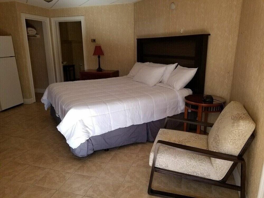 Cedar Park Whirlpool Suites photo 16