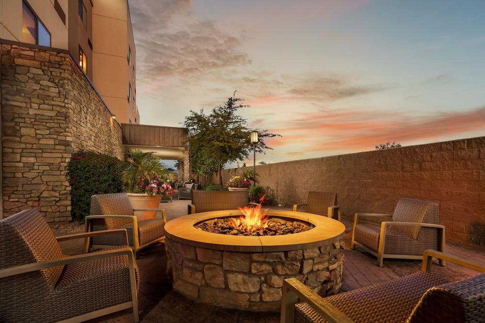 Courtyard Phoenix Mesa Gateway Airport photo 47
