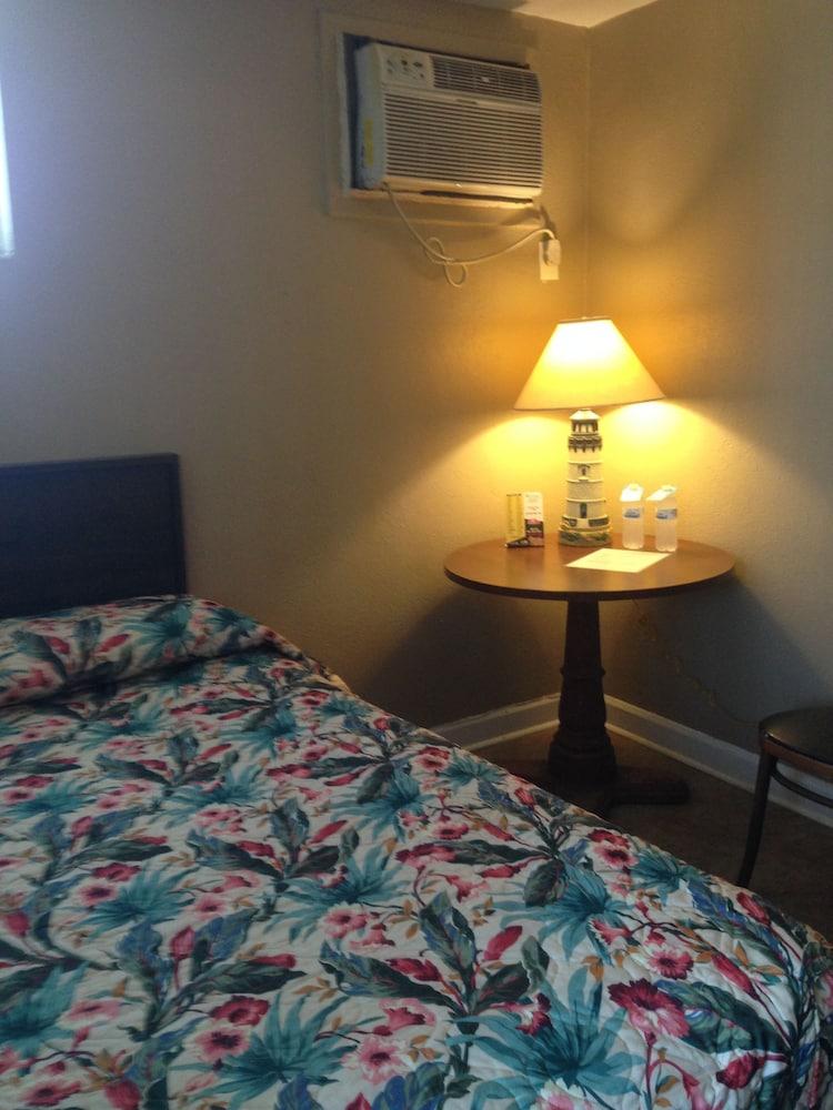 Oasis Motel photo 17