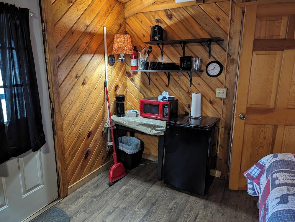Ponderosa Pines Inn and Cabins photo 61