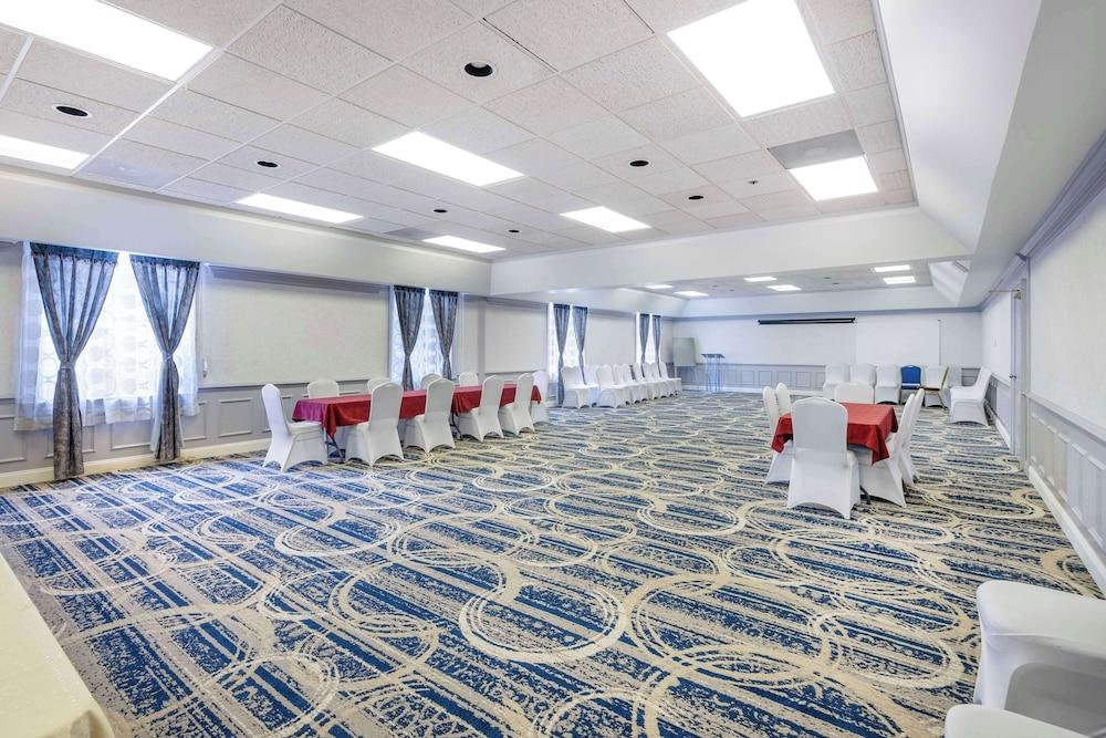 Best Western Spring Hill Inn & Suites photo 26