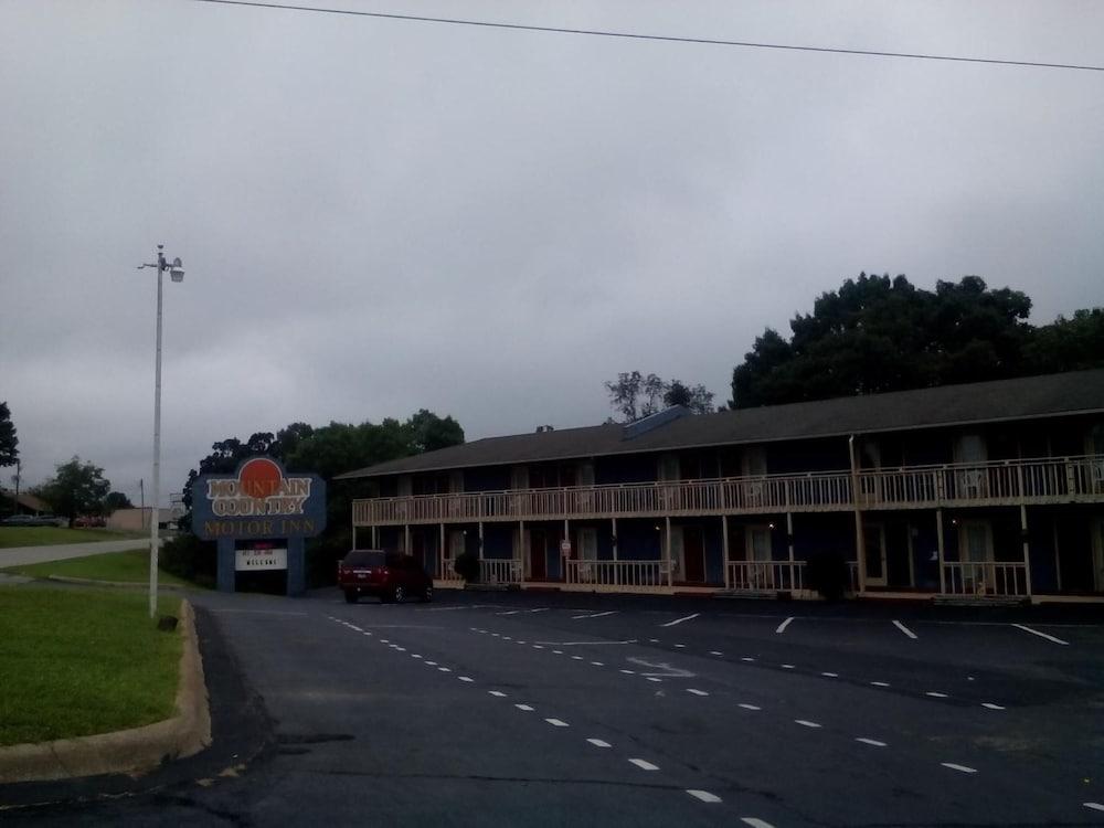 Mountain Country Inn photo 7