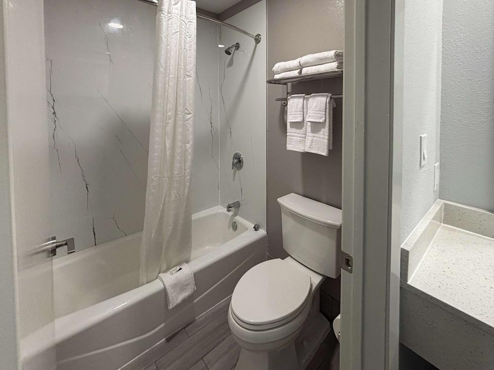 Motel 6 La Porte, TX photo 15