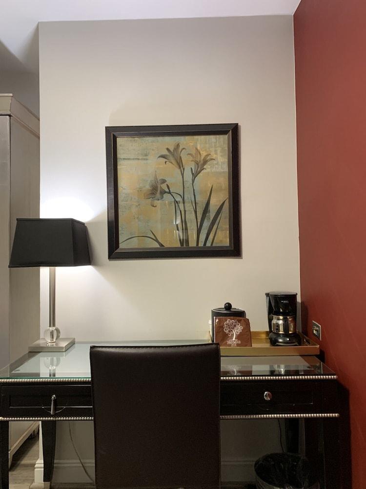 L.A. Sky Boutique Hotel photo 49