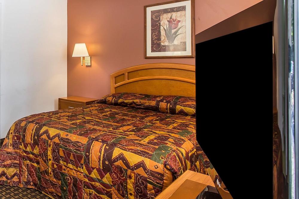Suburban Studios Abercorn photo 23