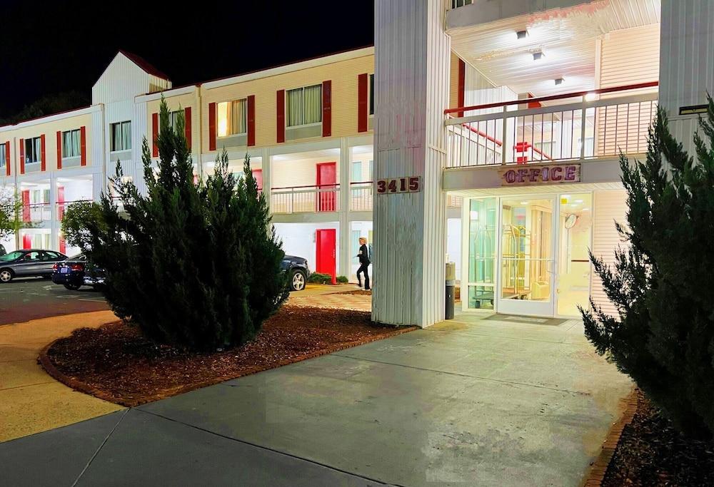 Bposhtels Charlotte - Hostel photo 29