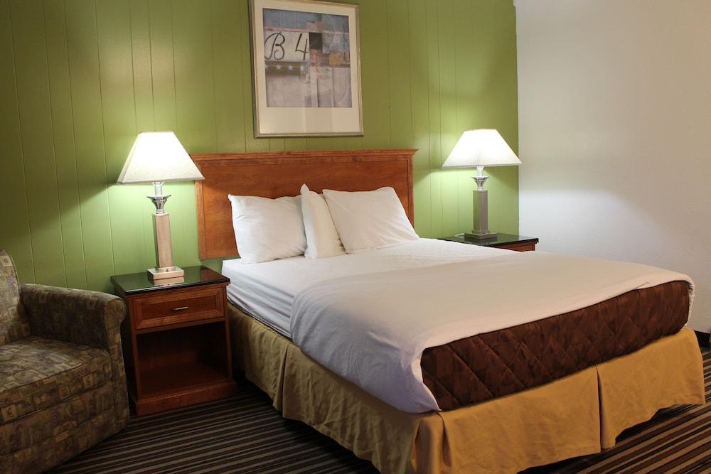 Americas Best Value Inn Boardman photo 6