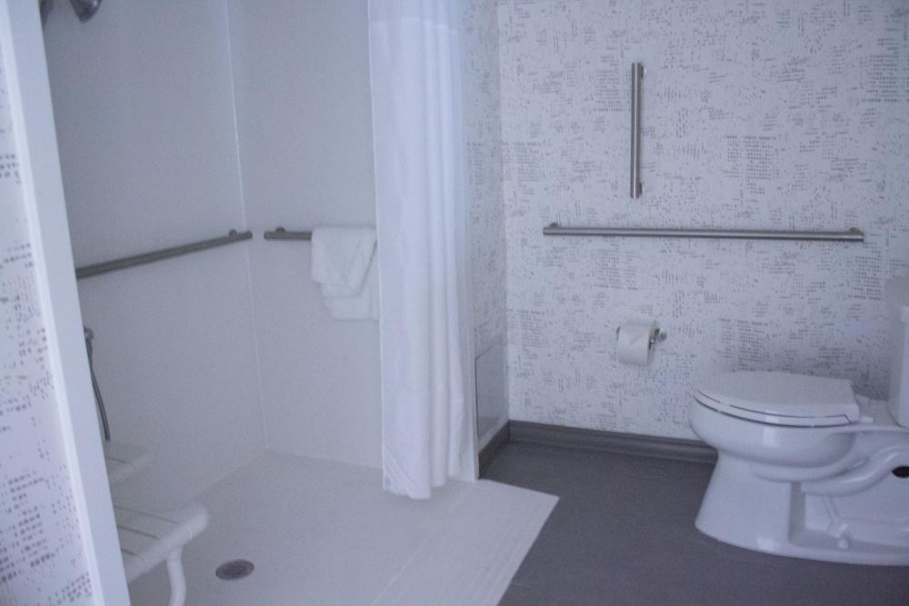 Hampton Inn & Suites Cranberry Pittsburgh photo 70