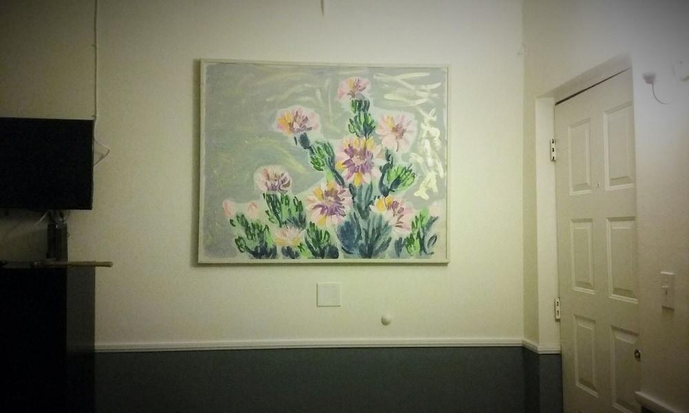 Traveler's Bed & Breakfast Hostel photo 22