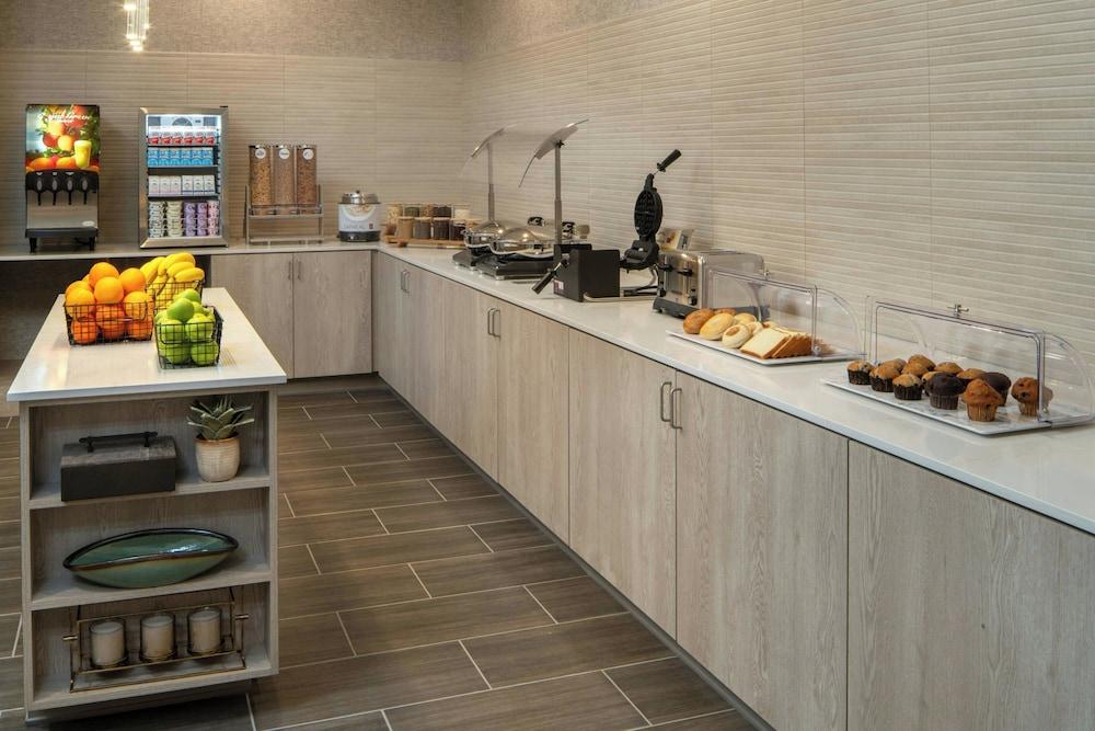 Towneplace Suites By Marriott Surprise Prasada photo 24