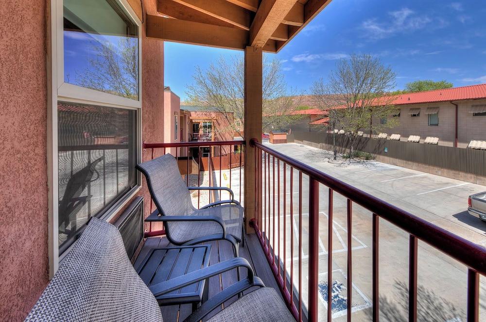 The Gonzo Inn photo 42