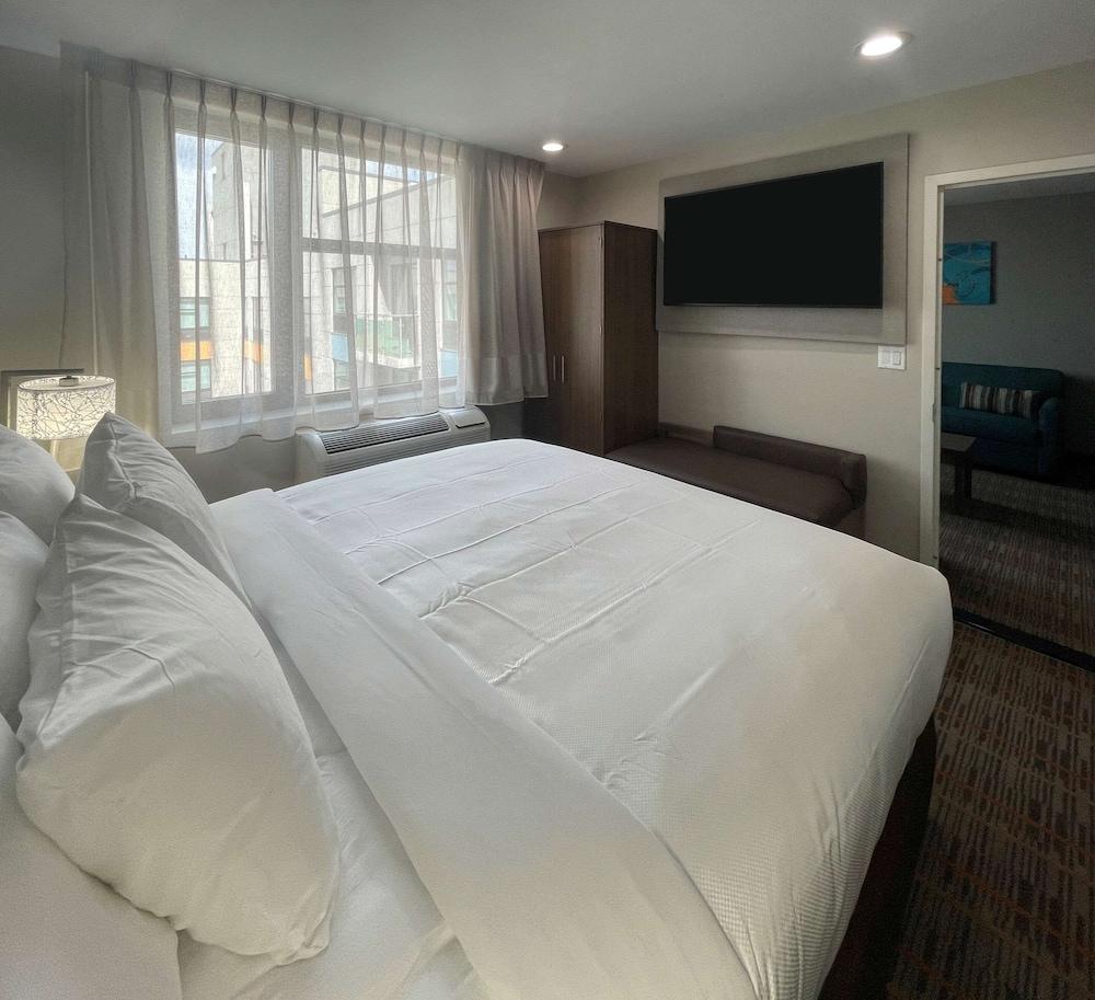 MainStay Suites Bronx - Belmont photo 14