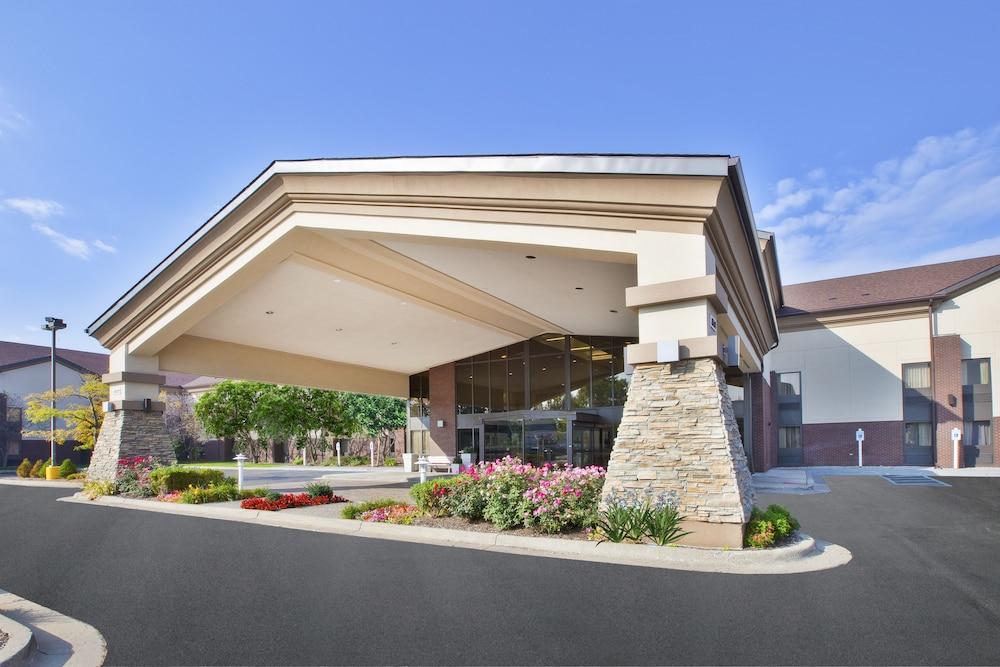 Holiday Inn Express Detroit-Warren by IHG photo 36