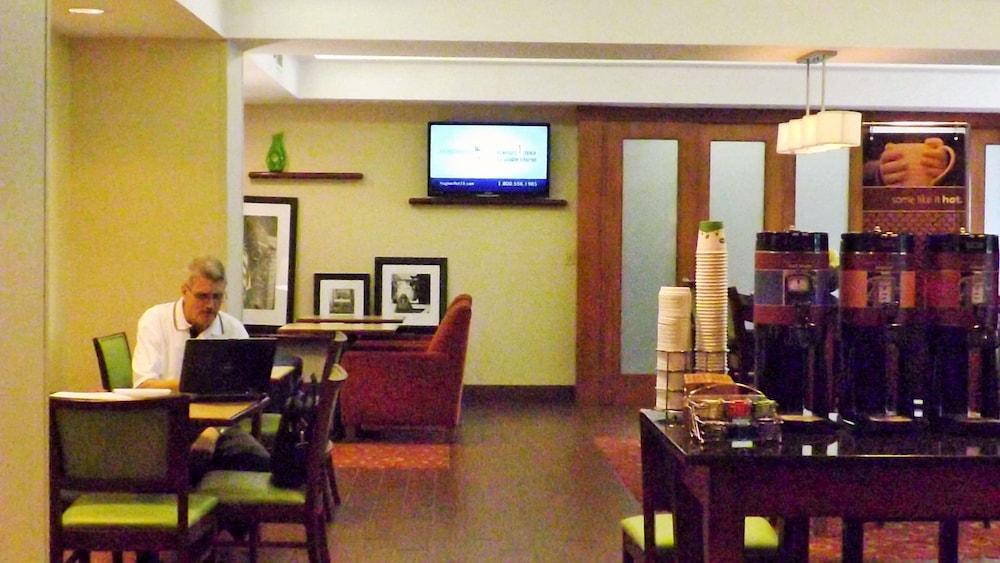 Hampton Inn Lexington/Georgetown photo 2