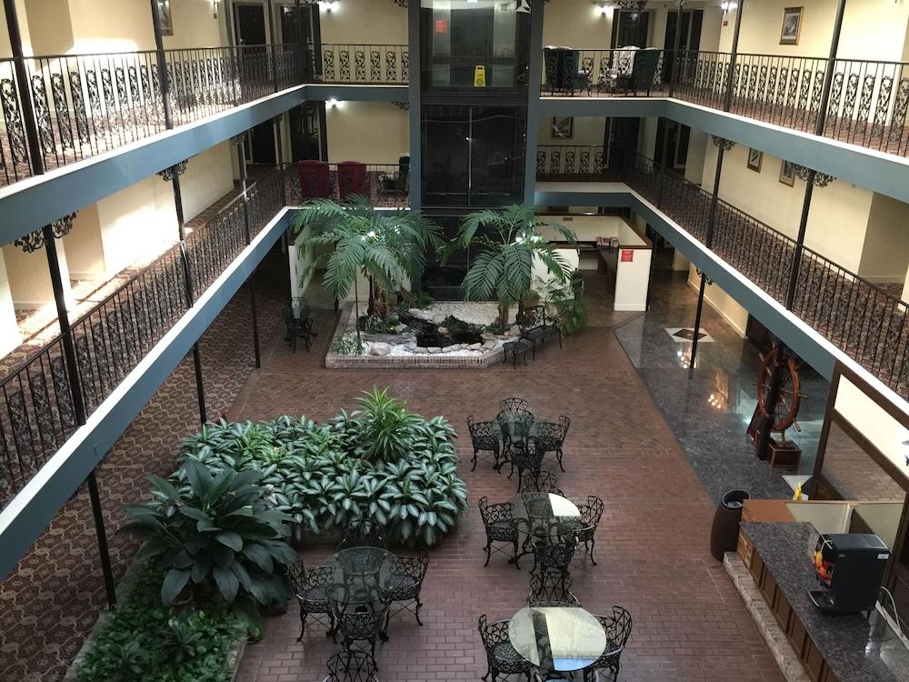 Royal Suites photo 4