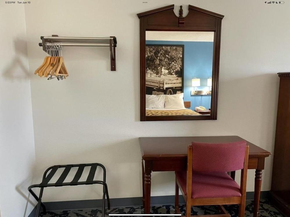Lamoni Inn & Suites photo 17