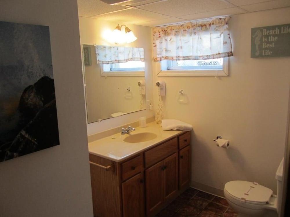 Green Dolphin Motel photo 48