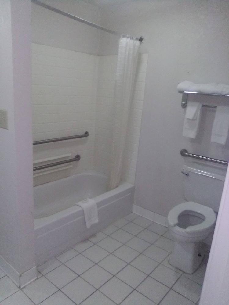 Ameriview Inn and Suites photo 6