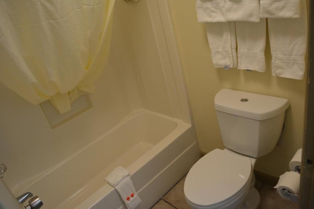 Southern Inn Lumberton photo 36