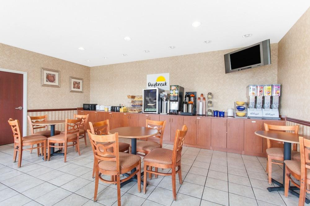 Days Inn & Suites by Wyndham Seaford photo 6