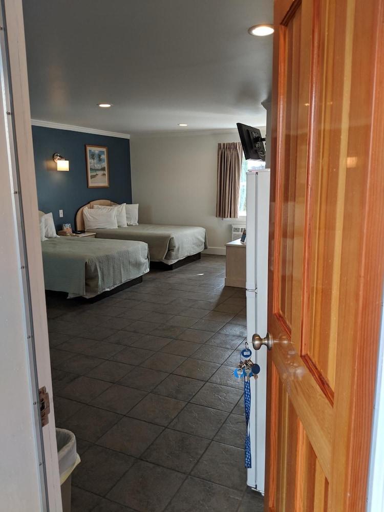 Crystal Sands Motel photo 13