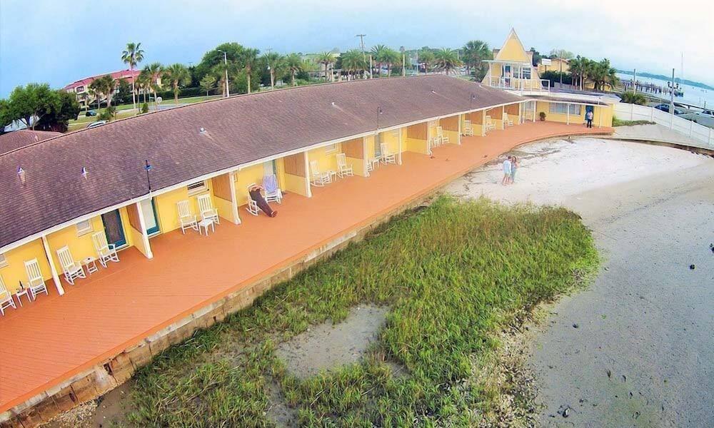Edgewater Inn photo 43