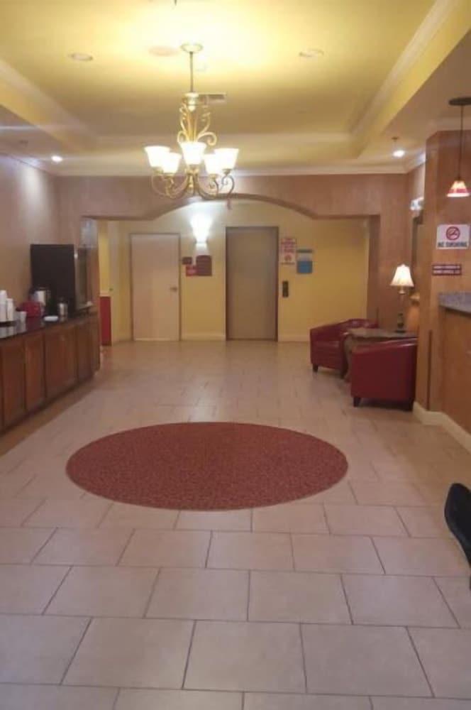 Reddy Hotel photo 14