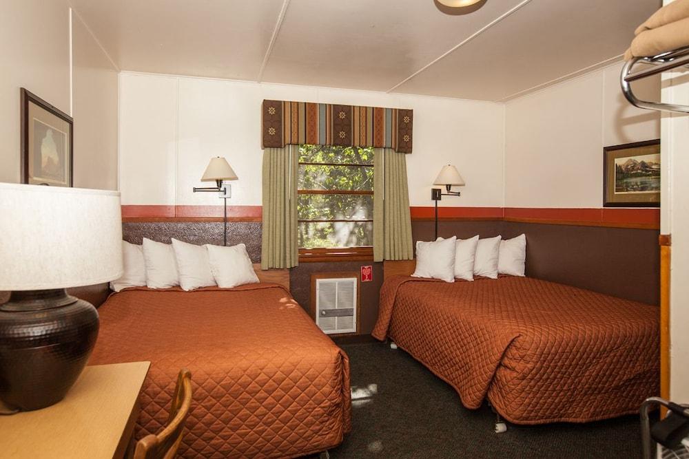 Swiftcurrent Motor Inn and Cabins - Inside the Park photo 12