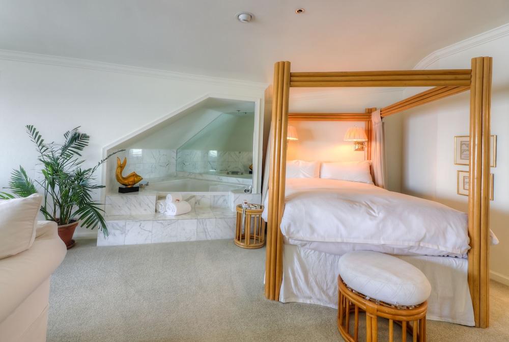 Lighthouse Club Hotel photo 32
