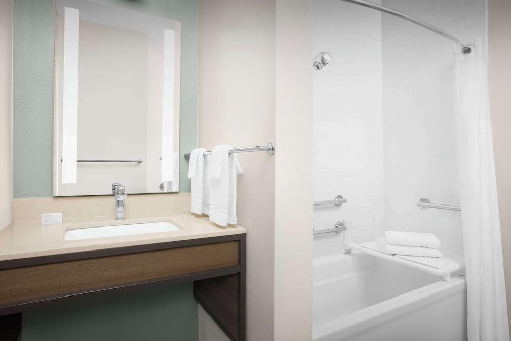 Hilton Garden Inn Granbury photo 52