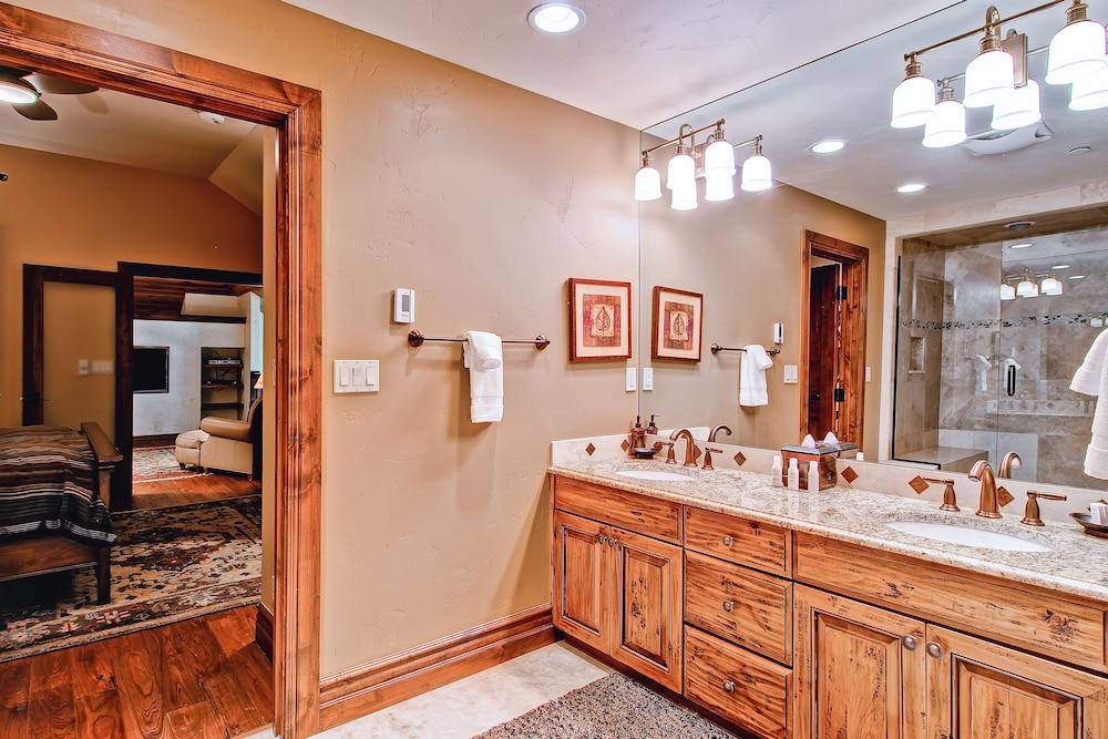 Highlands Area by East West Hospitality photo 95