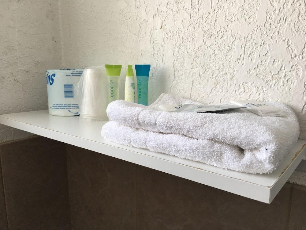 Circle S Lodge photo 29