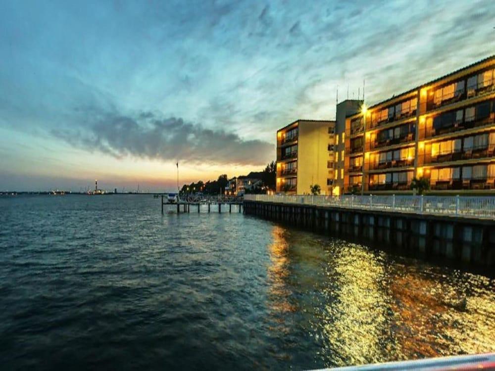 Pier 4 Hotel photo 26