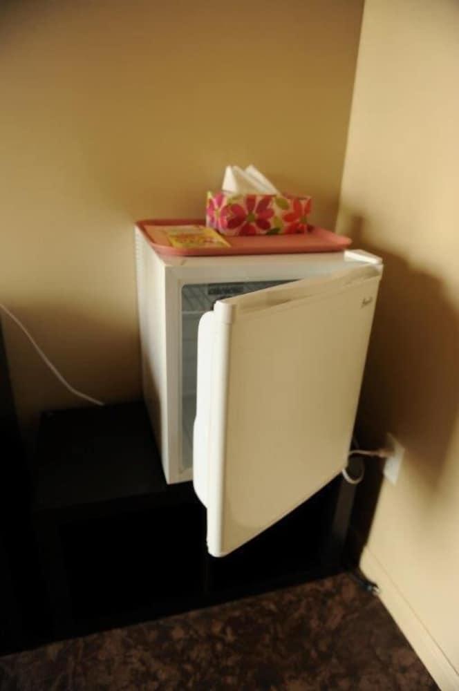 Camelot Inn at Honeyville photo 6