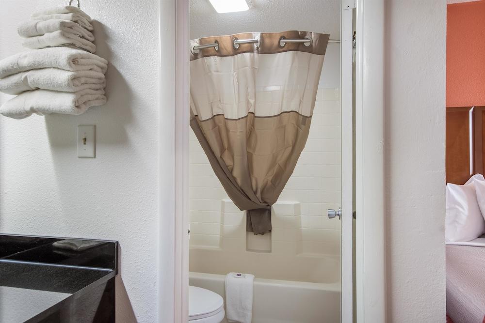 Motel 6 Van Buren, AR photo 37
