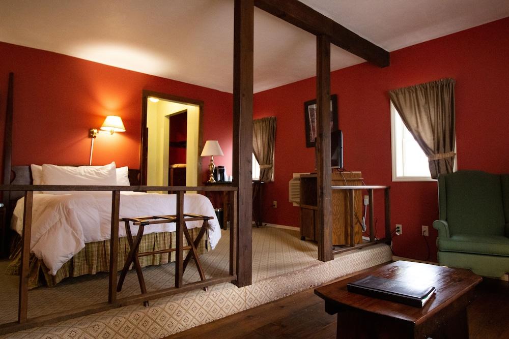 Delamater Inn photo 11