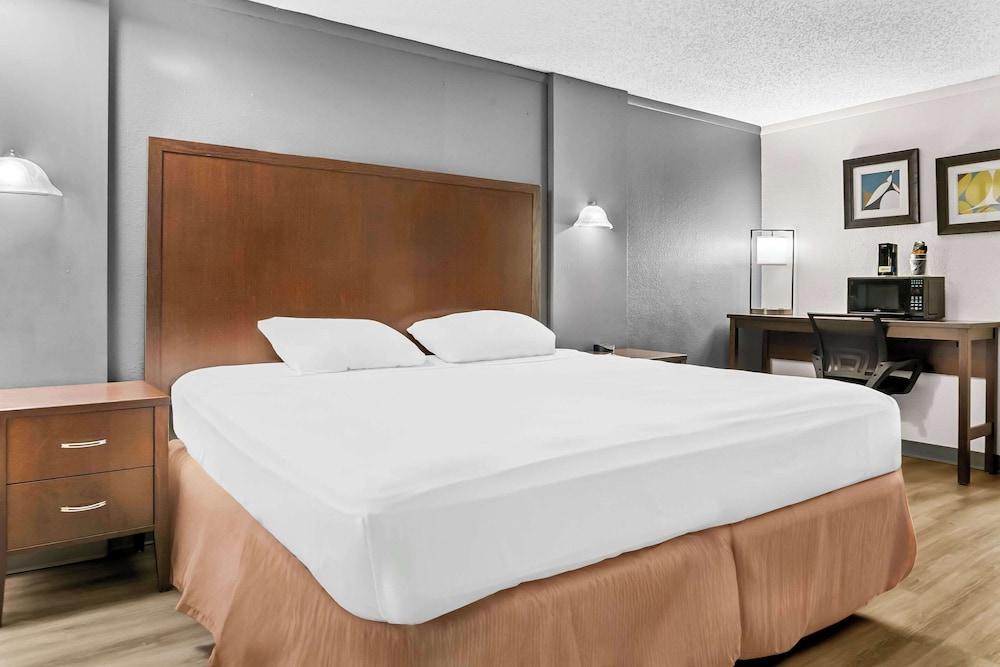 Rodeway Inn & Suites Saginaw I-675 photo 48